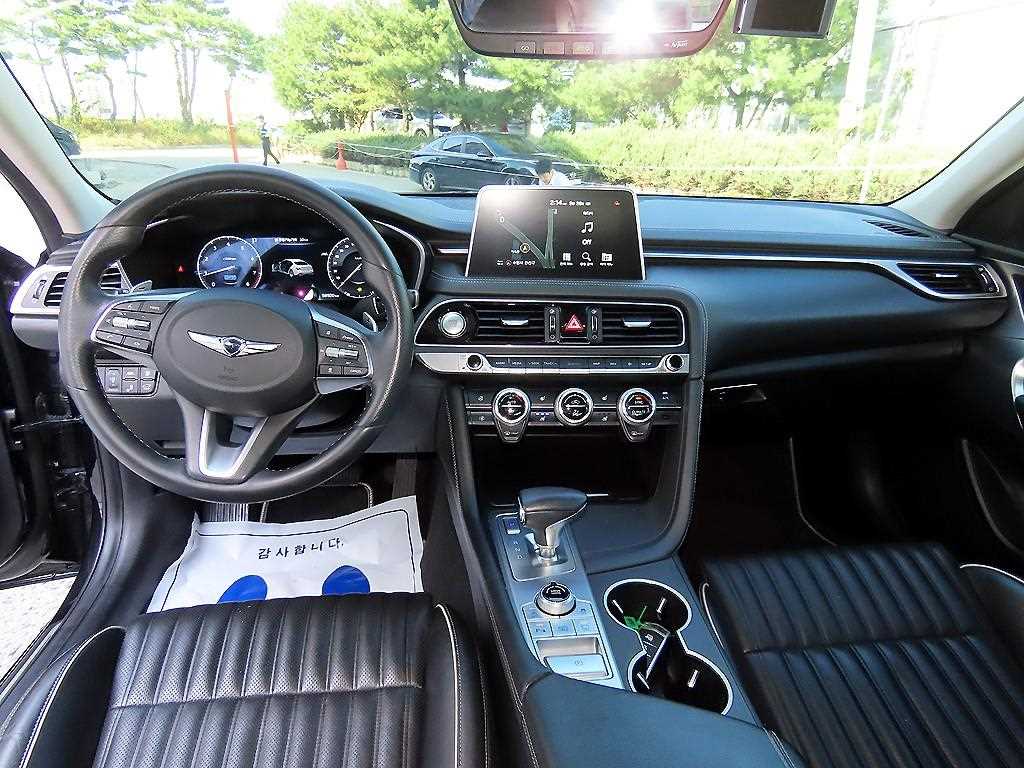 Genesis G70 — photo 07