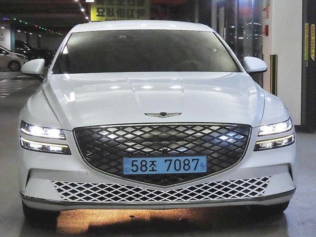 Genesis G80 — photo 03