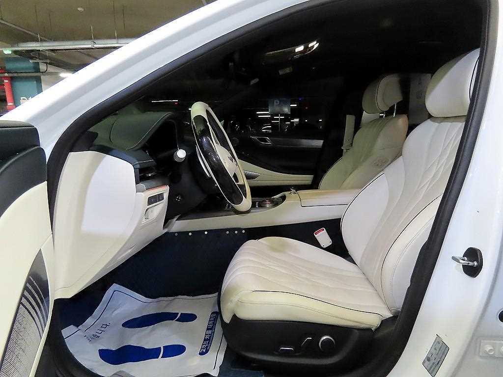 Genesis G80 — photo 07