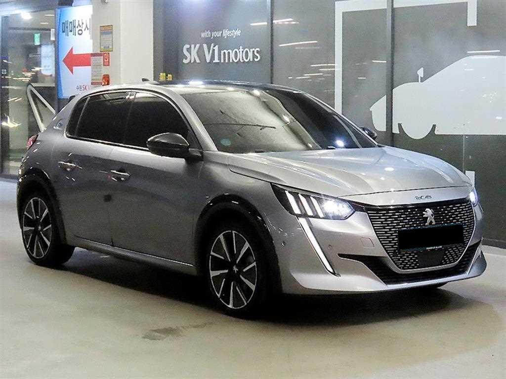 Peugeot 208 — photo 01