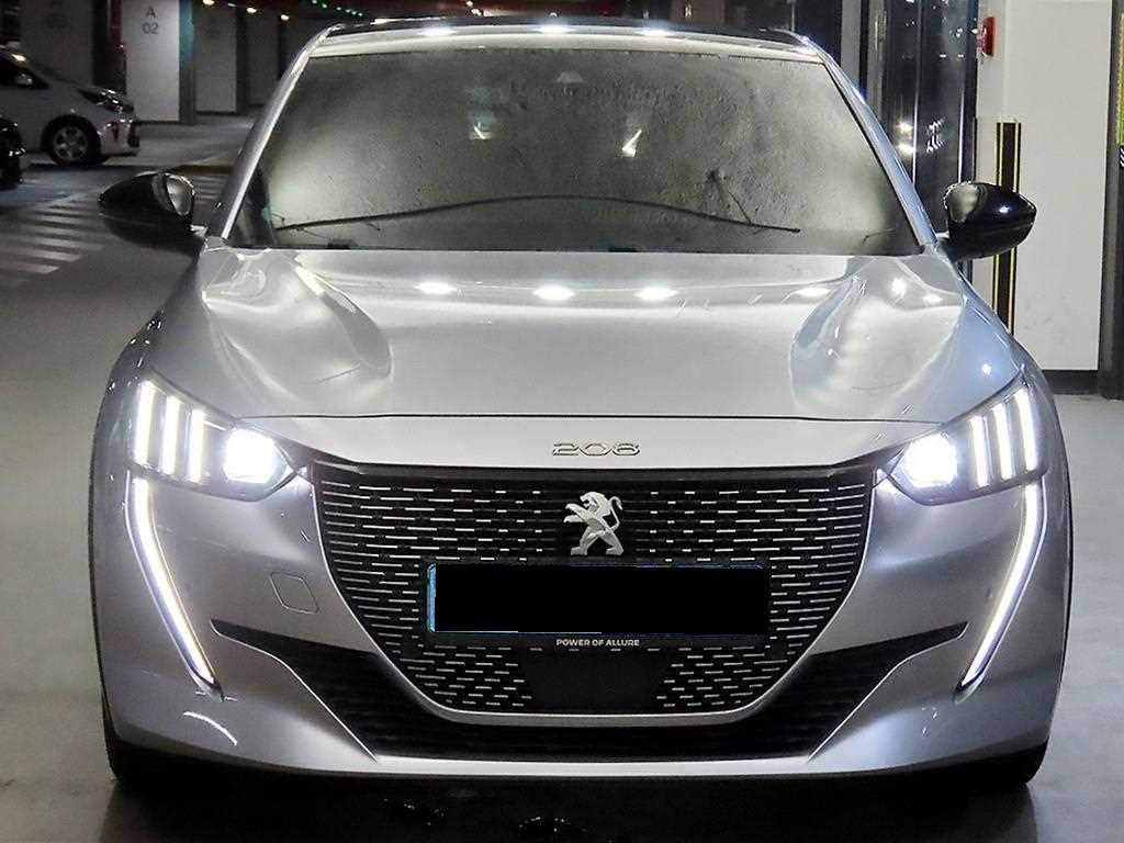 Peugeot 208 — photo 02