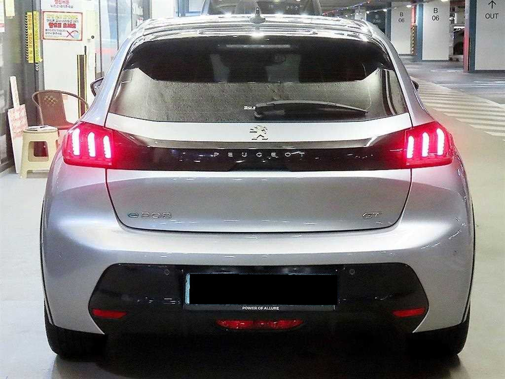 Peugeot 208 — photo 05
