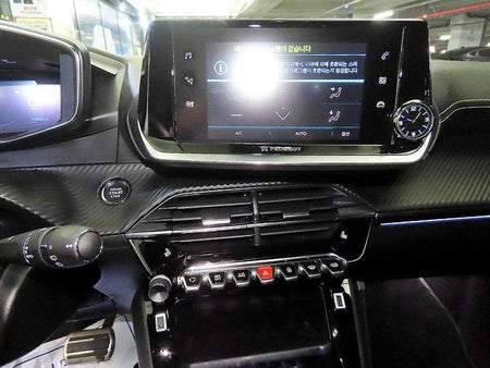 Peugeot 208 — photo 11