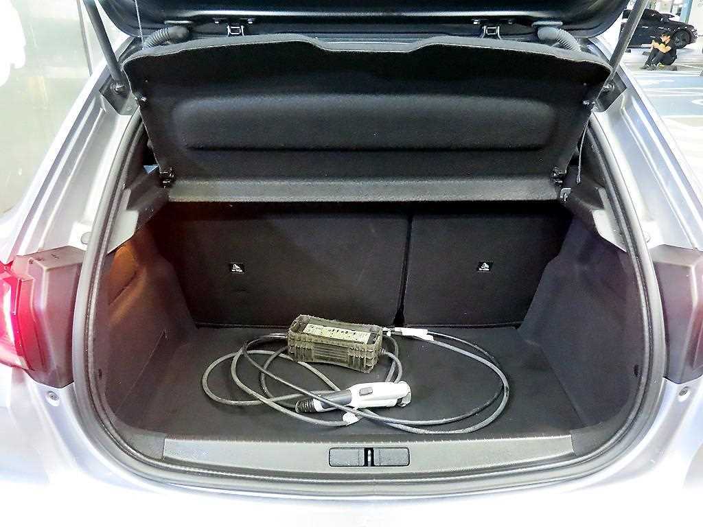 Peugeot 208 — photo 17