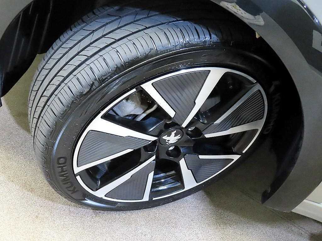 Peugeot 208 — photo 19