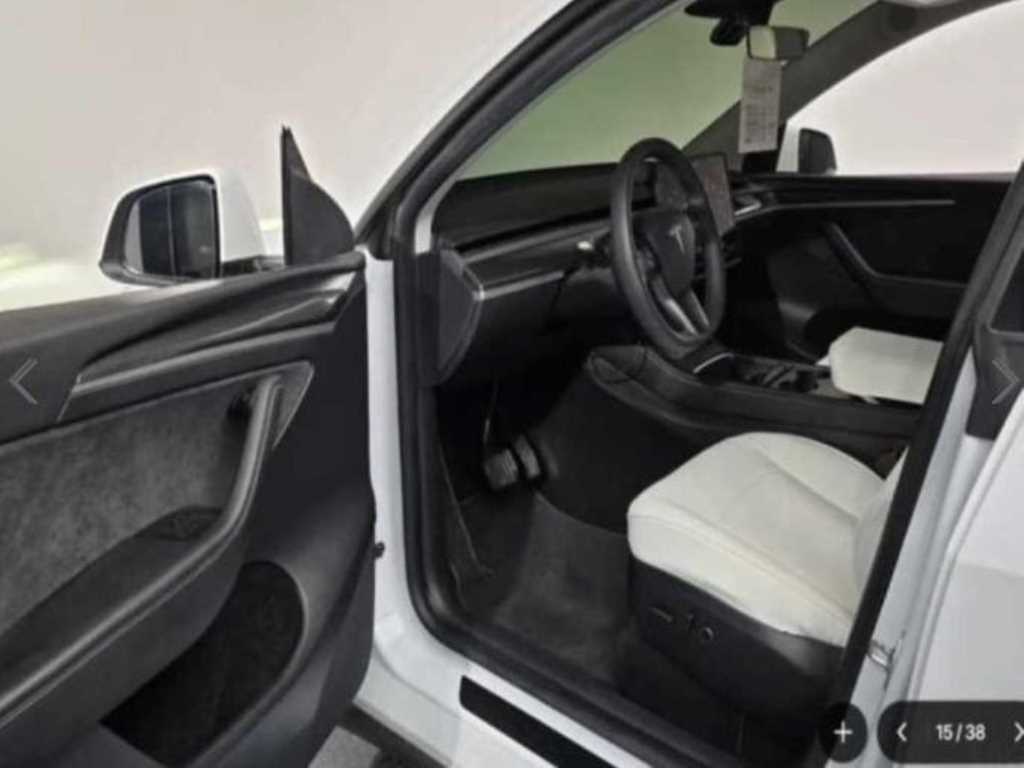 Tesla Model Y — photo 07