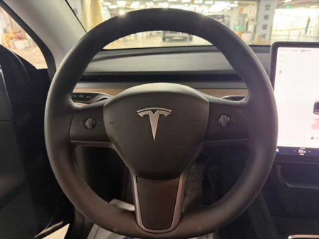 Tesla Model Y — photo 08