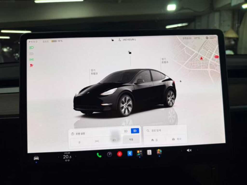 Tesla Model Y — photo 09