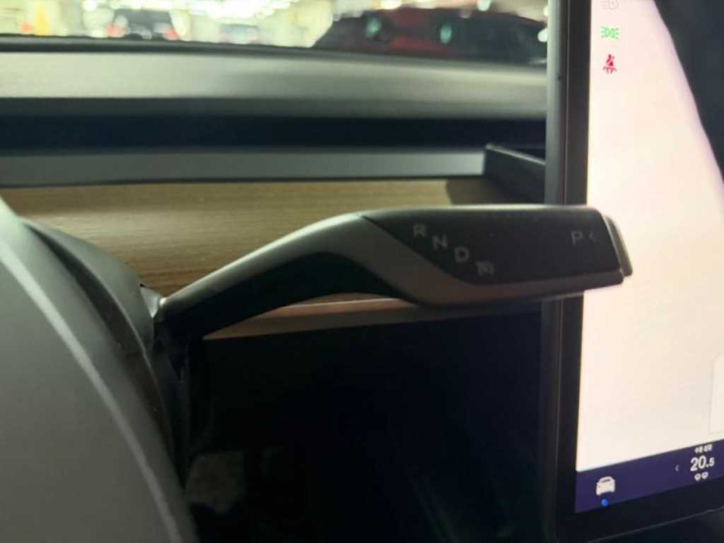 Tesla Model Y — photo 11