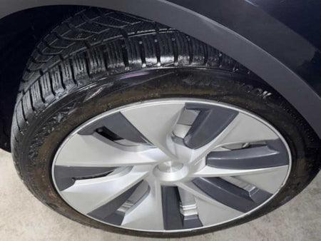 Tesla Model Y — photo 20