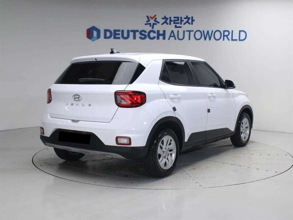 Hyundai Venue — photo 02