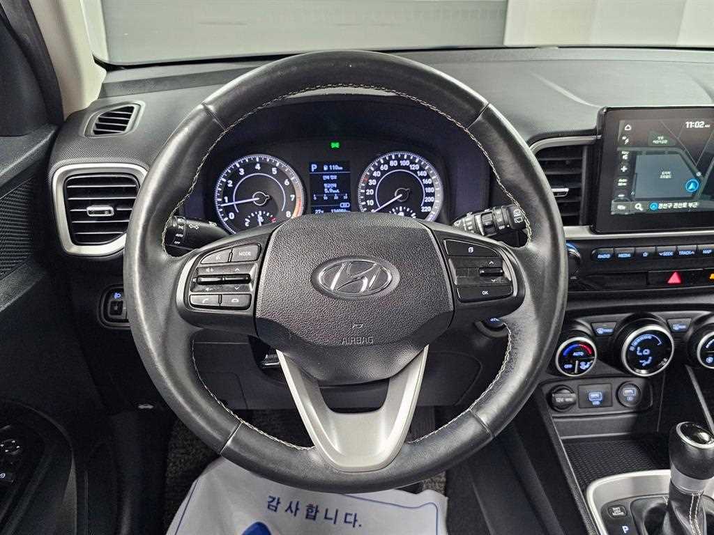 Hyundai Venue — photo 13