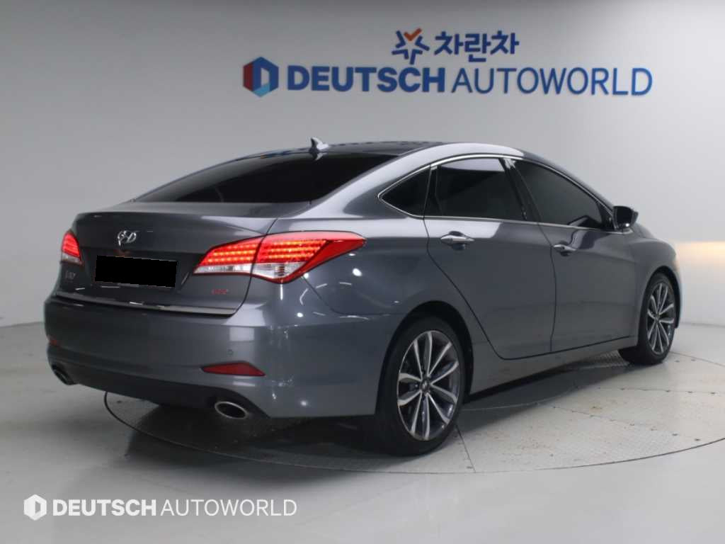 Hyundai i40 — photo 02