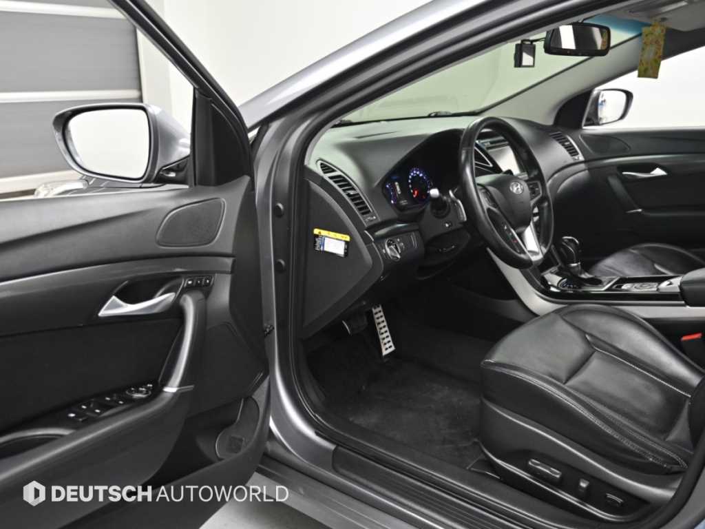 Hyundai i40 — photo 11