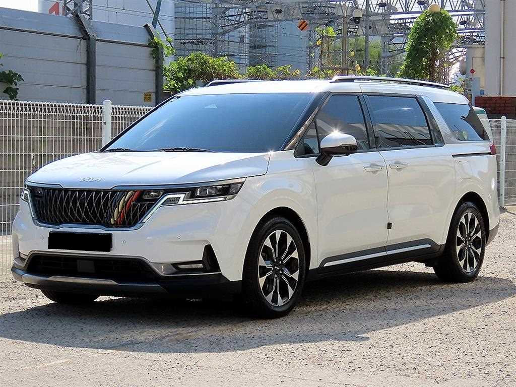 Kia Carnival — photo 02