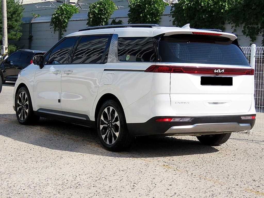 Kia Carnival — photo 03