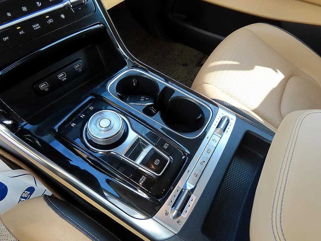 Kia Carnival — photo 11