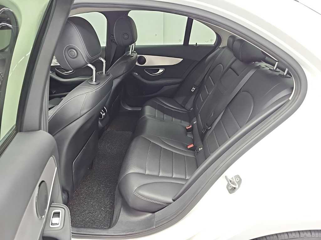 Mercedes-Benz C-Class — photo 12