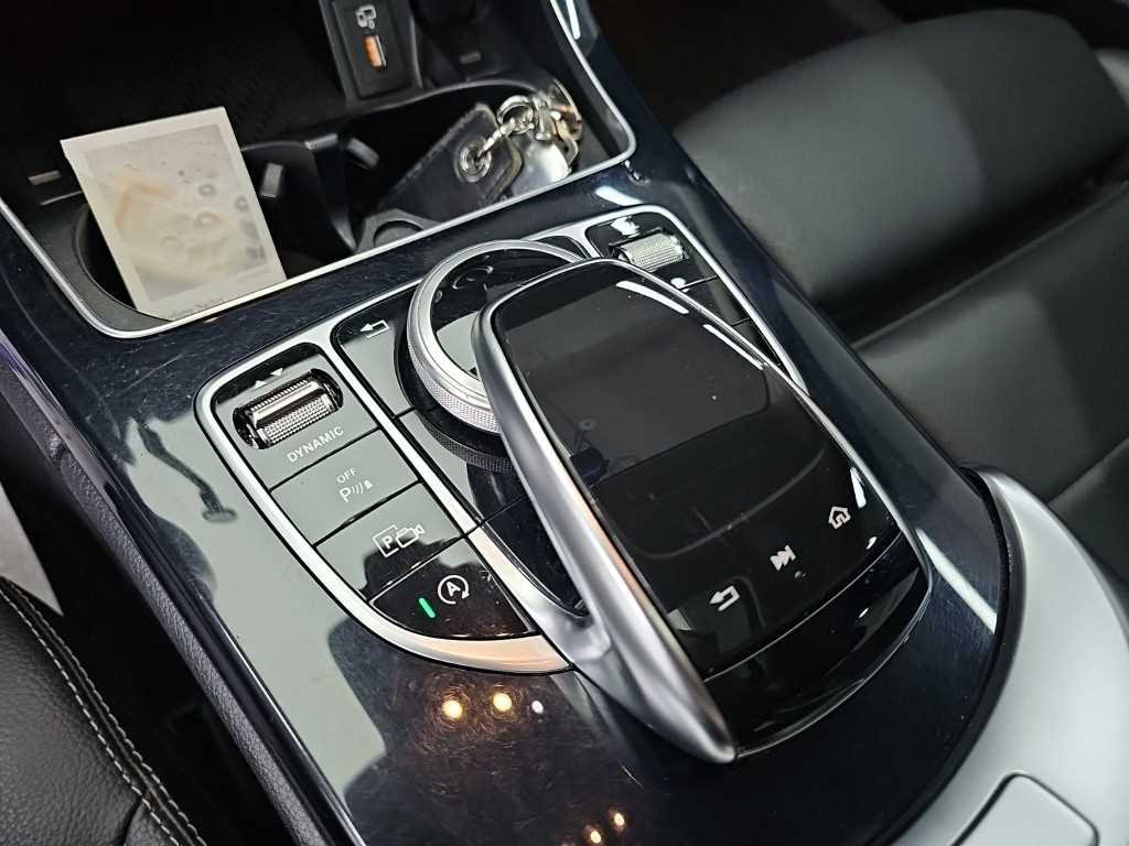 Mercedes-Benz C-Class — photo 16