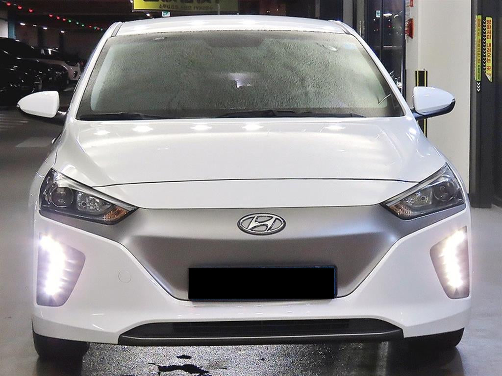 Hyundai Ioniq — photo 02