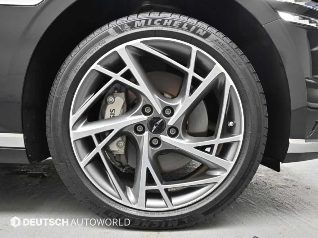 Genesis G90 — photo 06