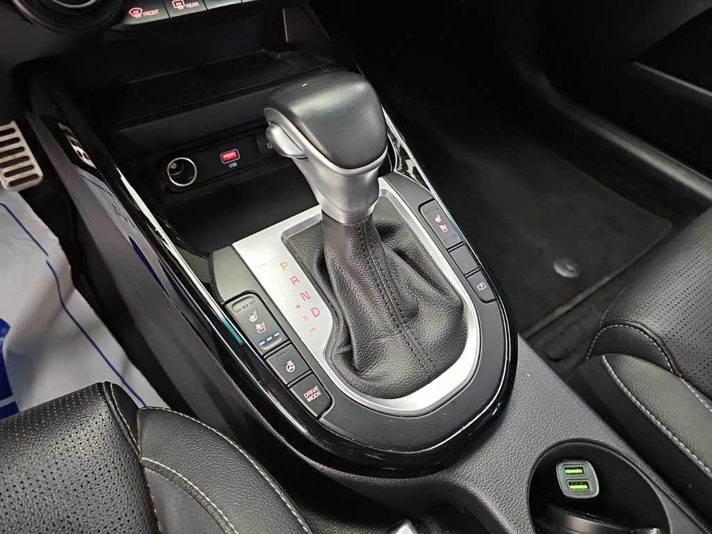 Kia K3 — photo 08