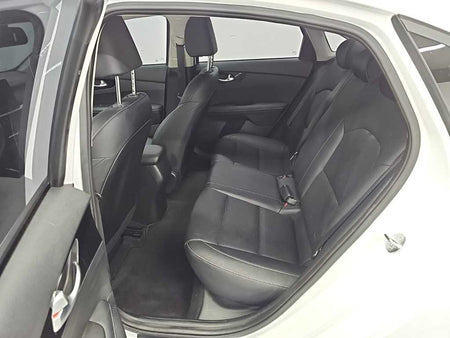 Kia K3 — photo 12