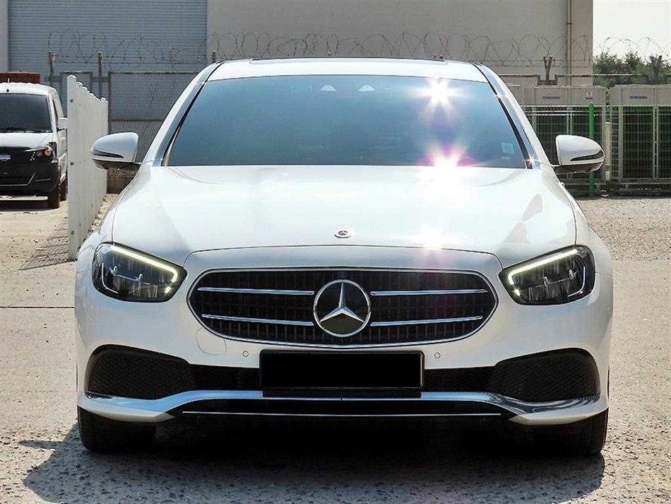 Mercedes-Benz E-Class — photo 01