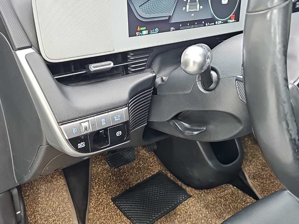 Hyundai Ioniq5 — photo 16