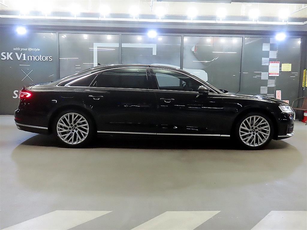 Audi A8 — photo 03