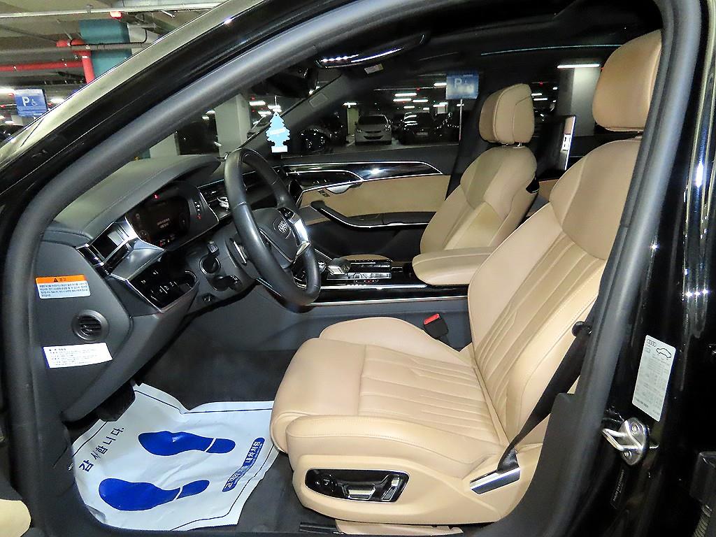 Audi A8 — photo 06