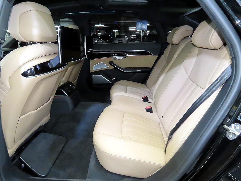 Audi A8 — photo 07