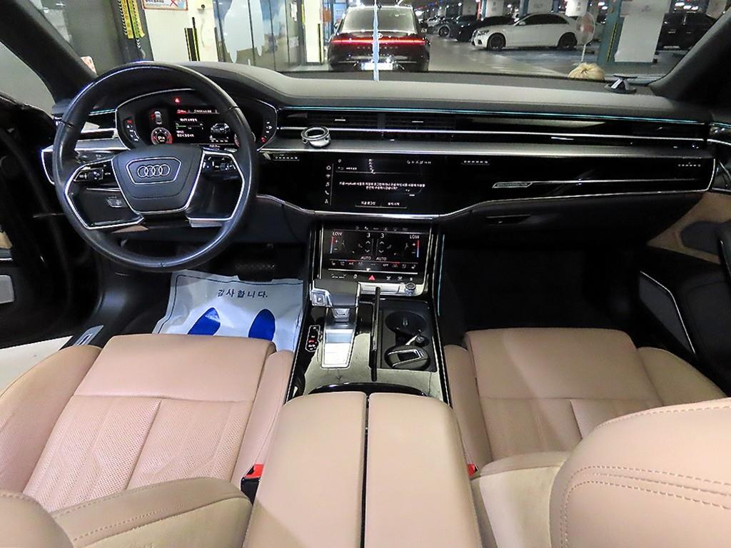 Audi A8 — photo 10