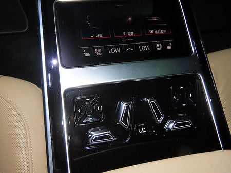 Audi A8 — photo 14