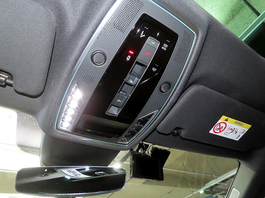 Audi A8 — photo 15