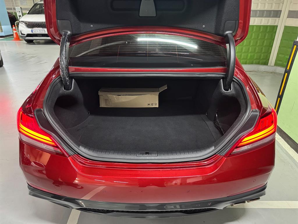 Genesis G70 — photo 05