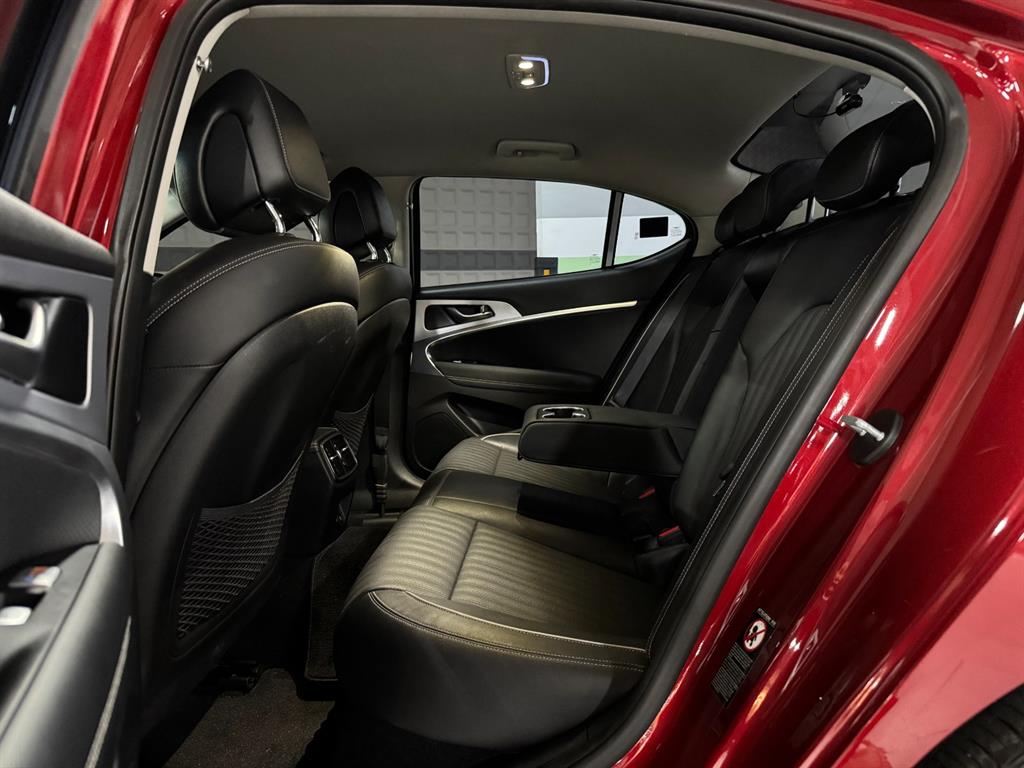 Genesis G70 — photo 07