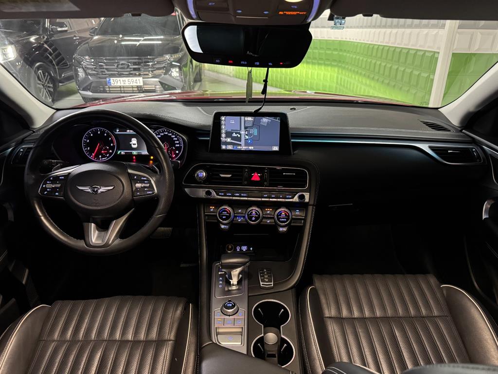 Genesis G70 — photo 08