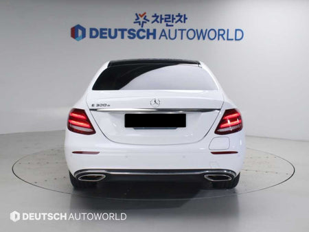 Mercedes-Benz E-Class — photo 04