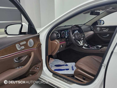 Mercedes-Benz E-Class — photo 11