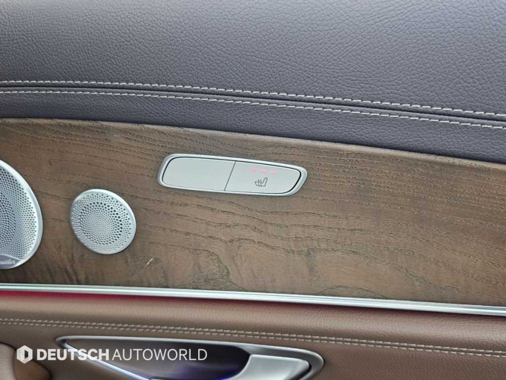 Mercedes-Benz E-Class — photo 16