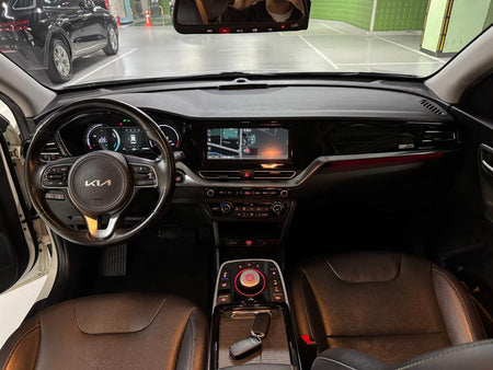Kia Niro — photo 08
