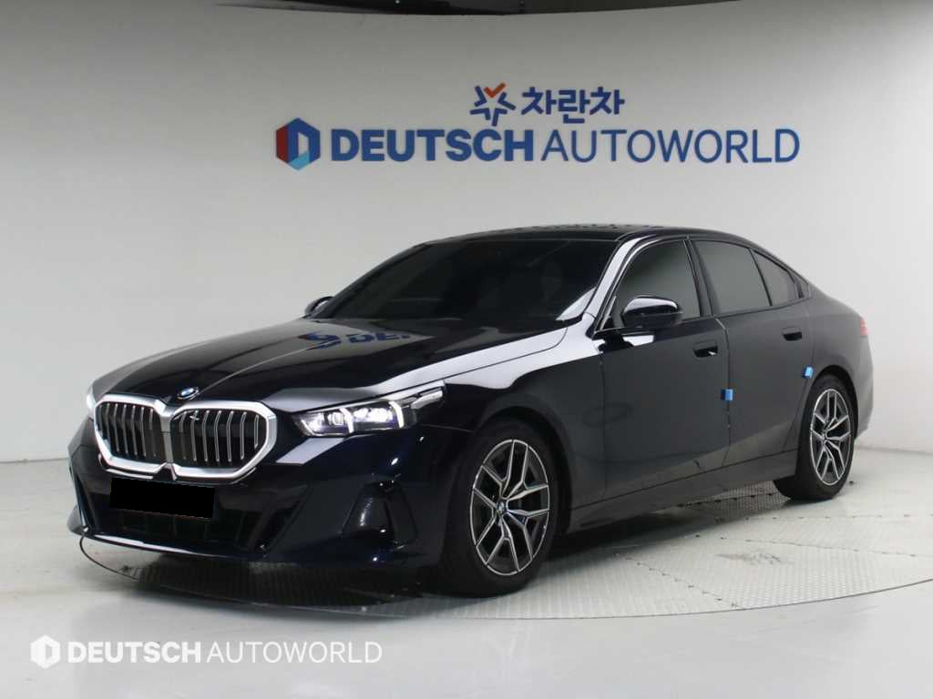 BMW 5-Series — photo 02