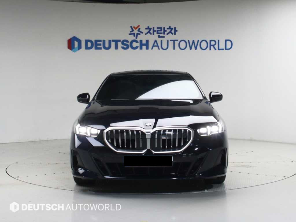 BMW 5-Series — photo 04
