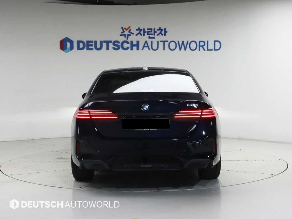 BMW 5-Series — photo 05