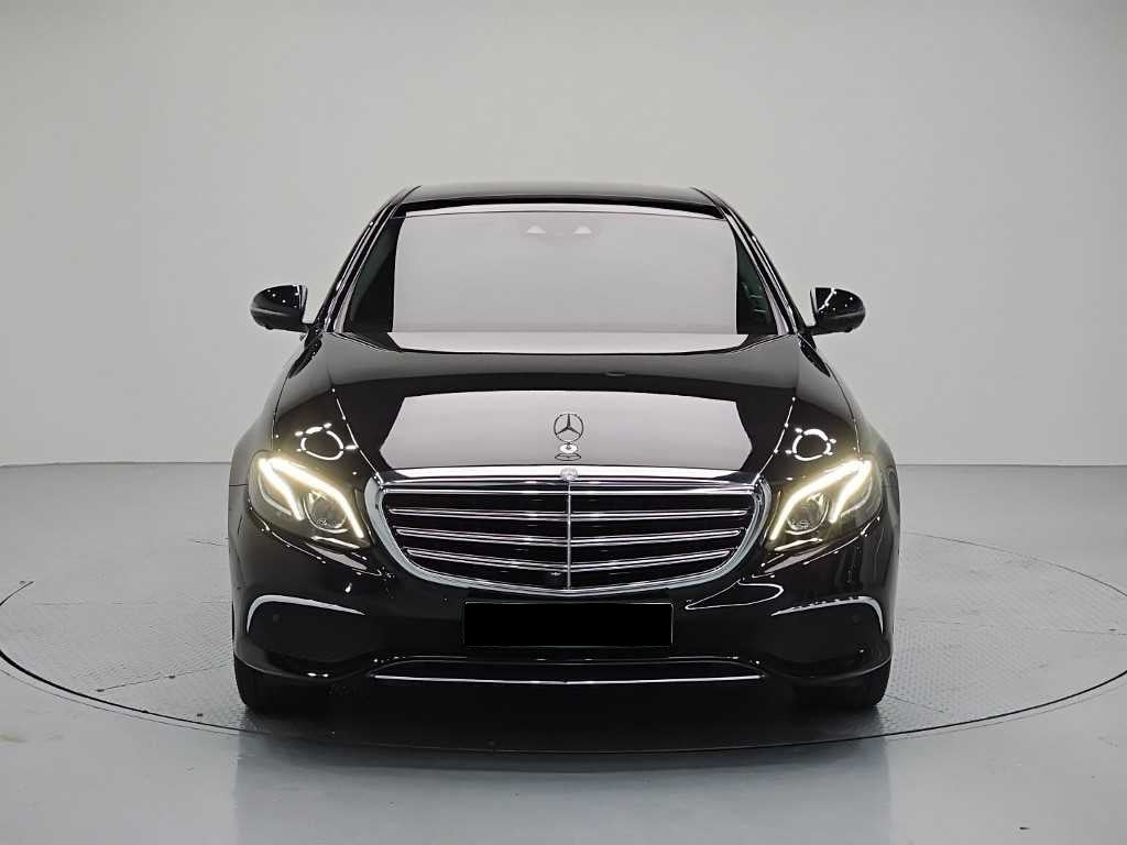Mercedes-Benz E-Class — photo 02