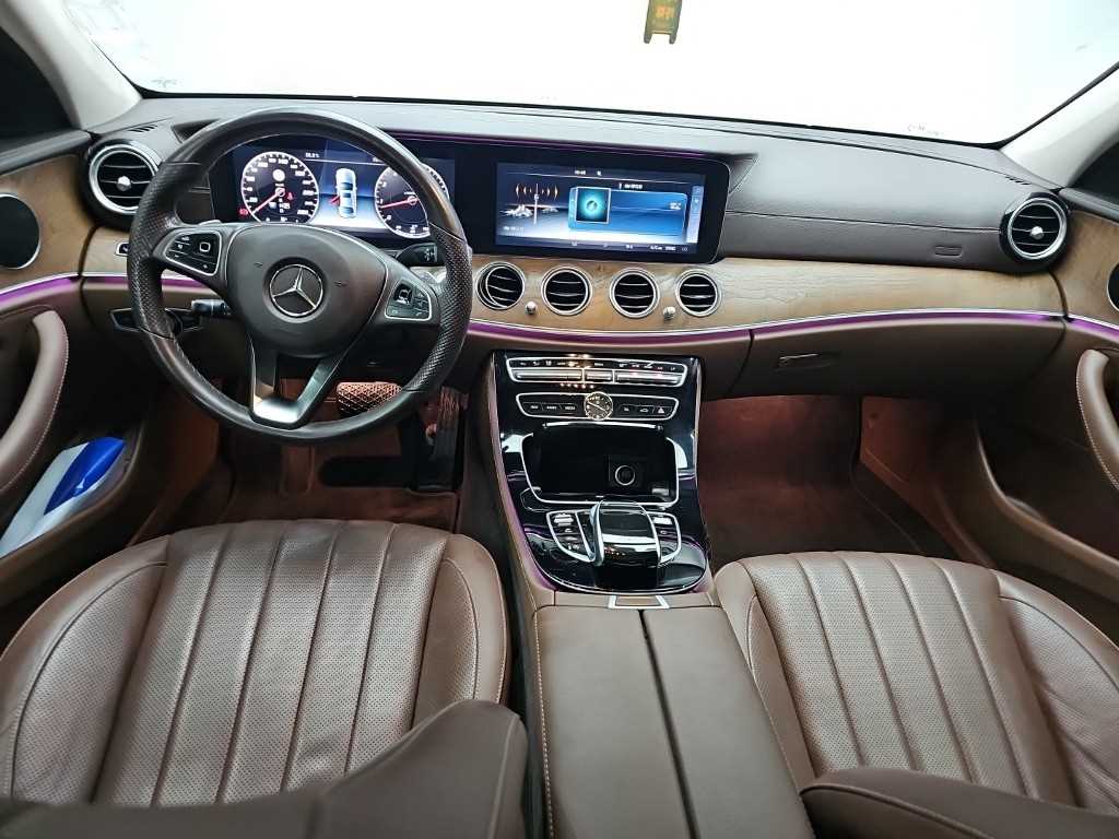 Mercedes-Benz E-Class — photo 07