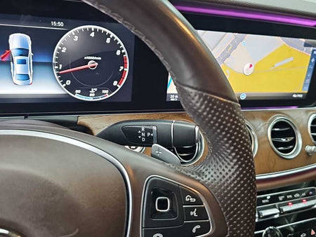 Mercedes-Benz E-Class — photo 08