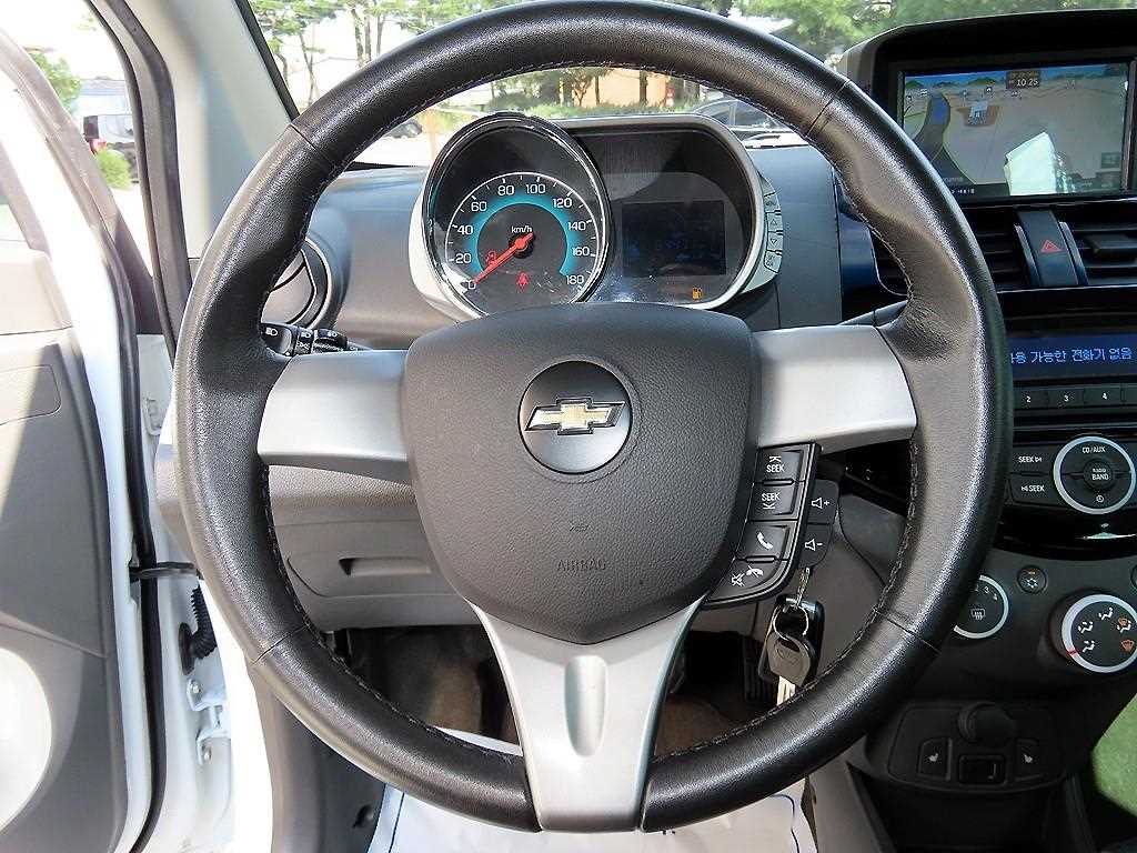 CHEVROLET Spark — photo 08