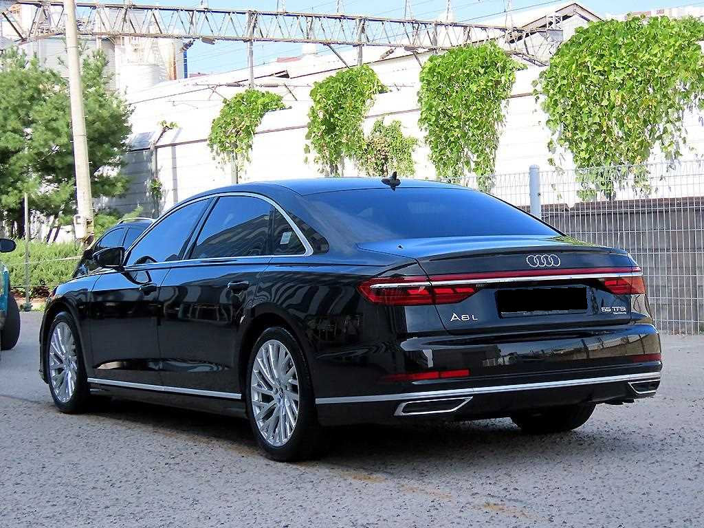 Audi A8 — photo 03